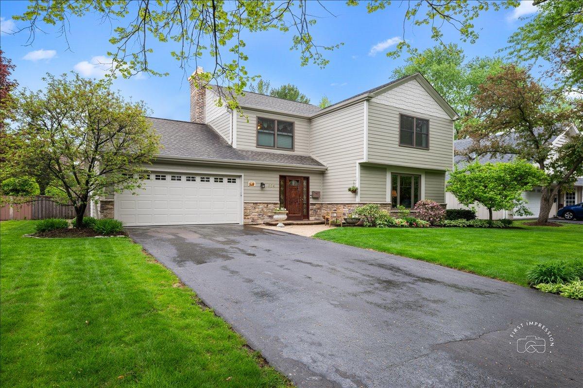 924 Royal Blackheath Ct., Naperville, IL 60563