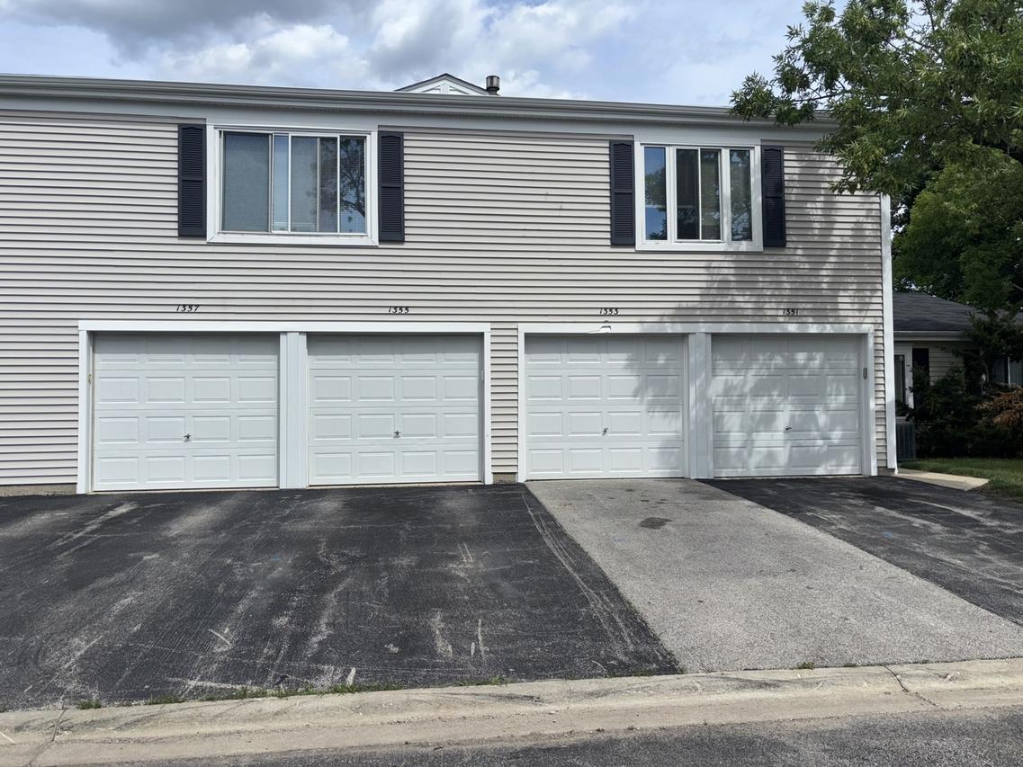 1353 Cove Dr. #207B, Prospect Heights, IL 60070
