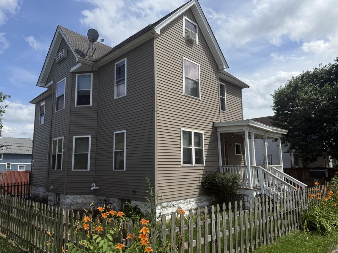426 N Hickory St., Joliet, IL 60435