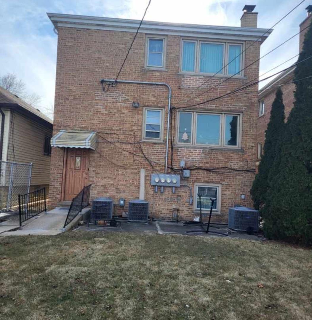 6122 W 55th St., Chicago, IL 60638