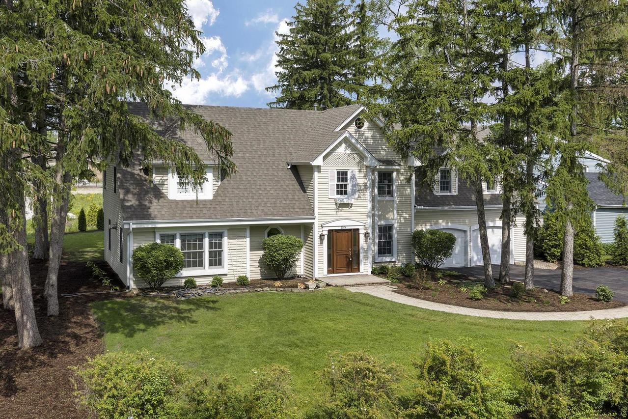 2074 Greenview Rd., Northbrook, IL 60062