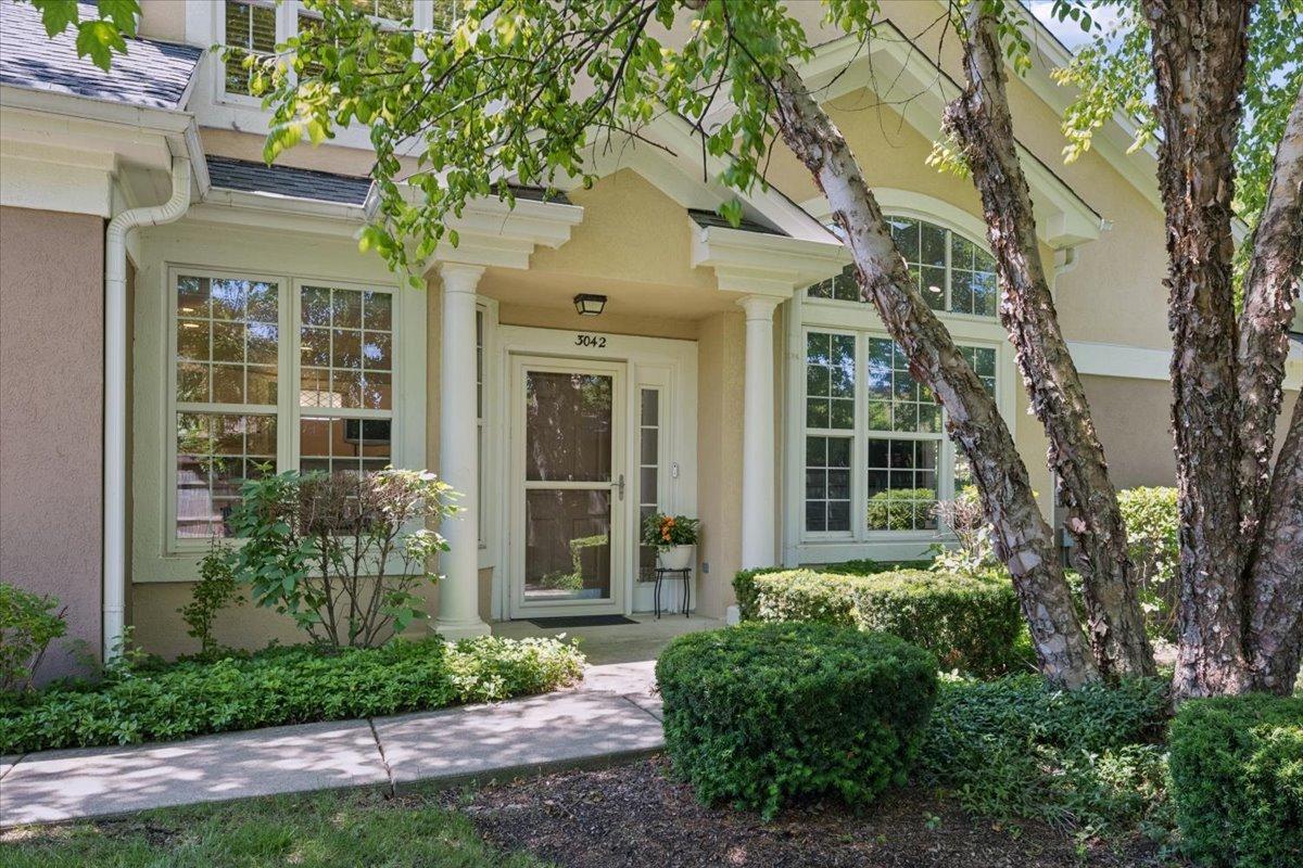 3042 Lexington Ln. #3R41, Glenview, IL 60026