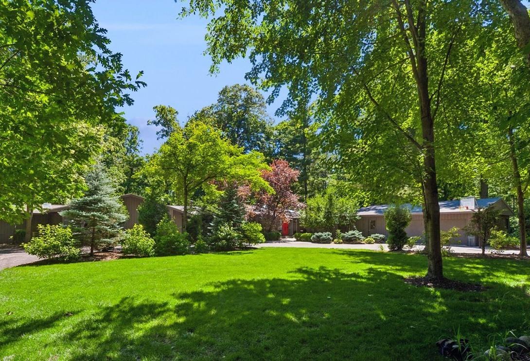 3035 Blackthorn Rd., Riverwoods, IL 60015