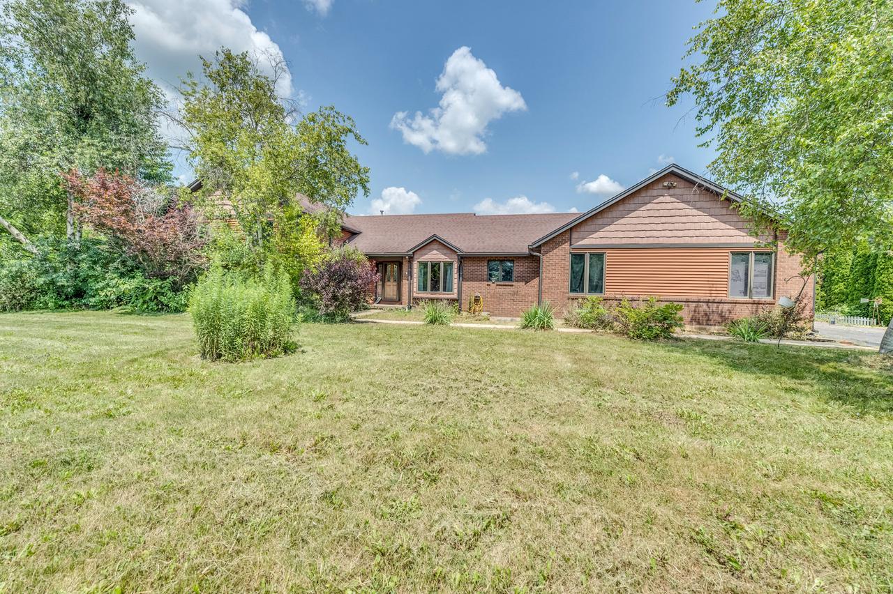 41W700 Lenz Rd., Elgin, IL 60124