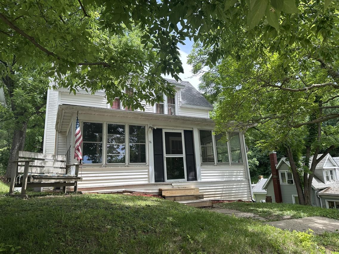14 Hill St., Savanna, IL 61074