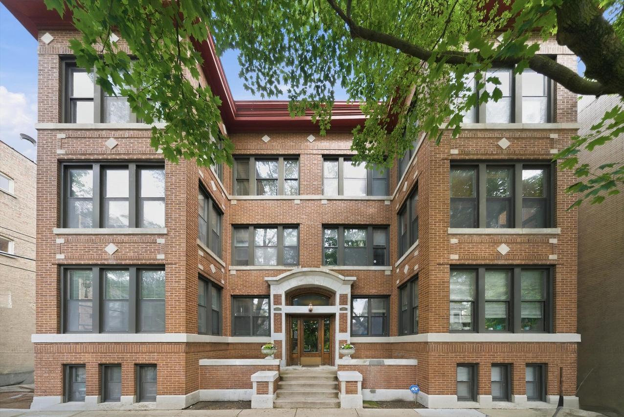 6143 N Glenwood Ave. #2S, Chicago, IL 60660