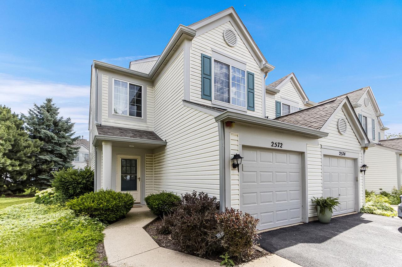 2572 Arcadia Cir., Naperville, IL 60540