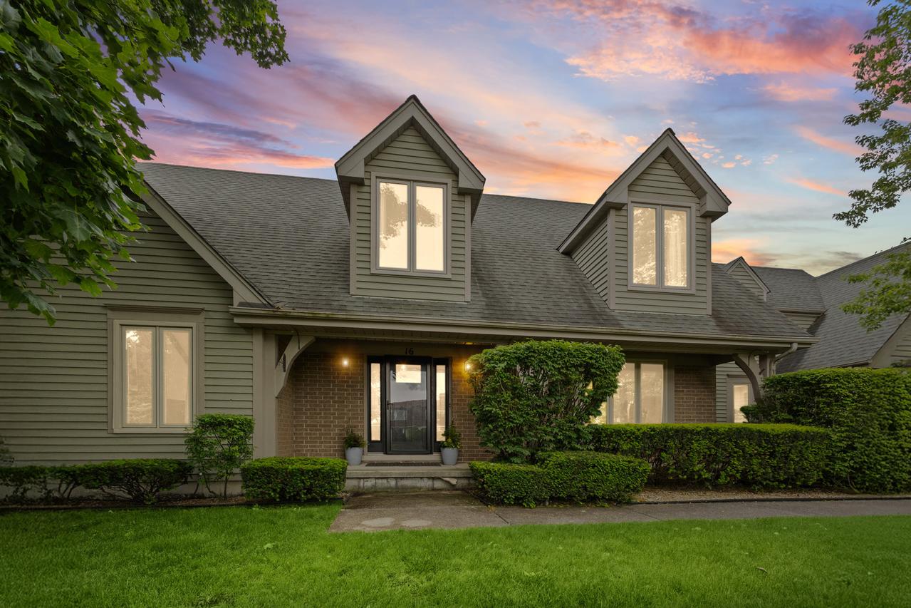 16 Old Barn Rd., Hawthorn Woods, IL 60047