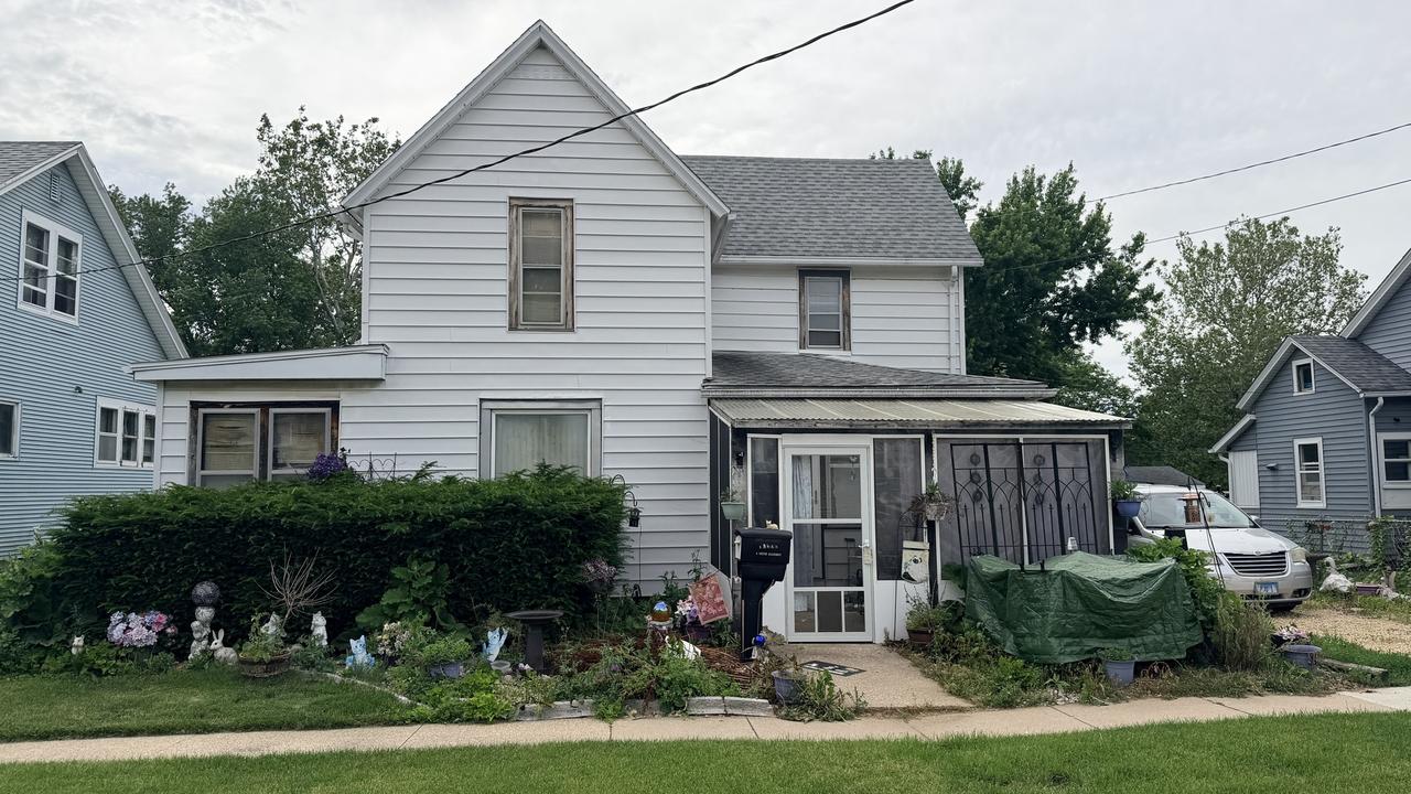 4 S Mulberry Ave., Mount Morris, IL 61054