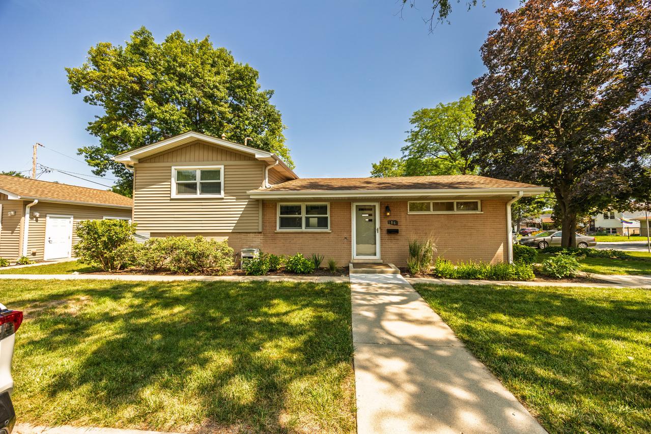 106 W Cedar St., Arlington Heights, IL 60005