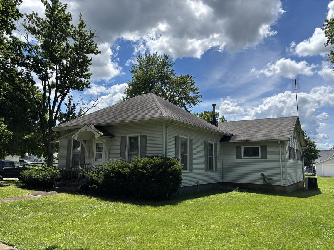 302 N Pine St., Wenona, IL 61377