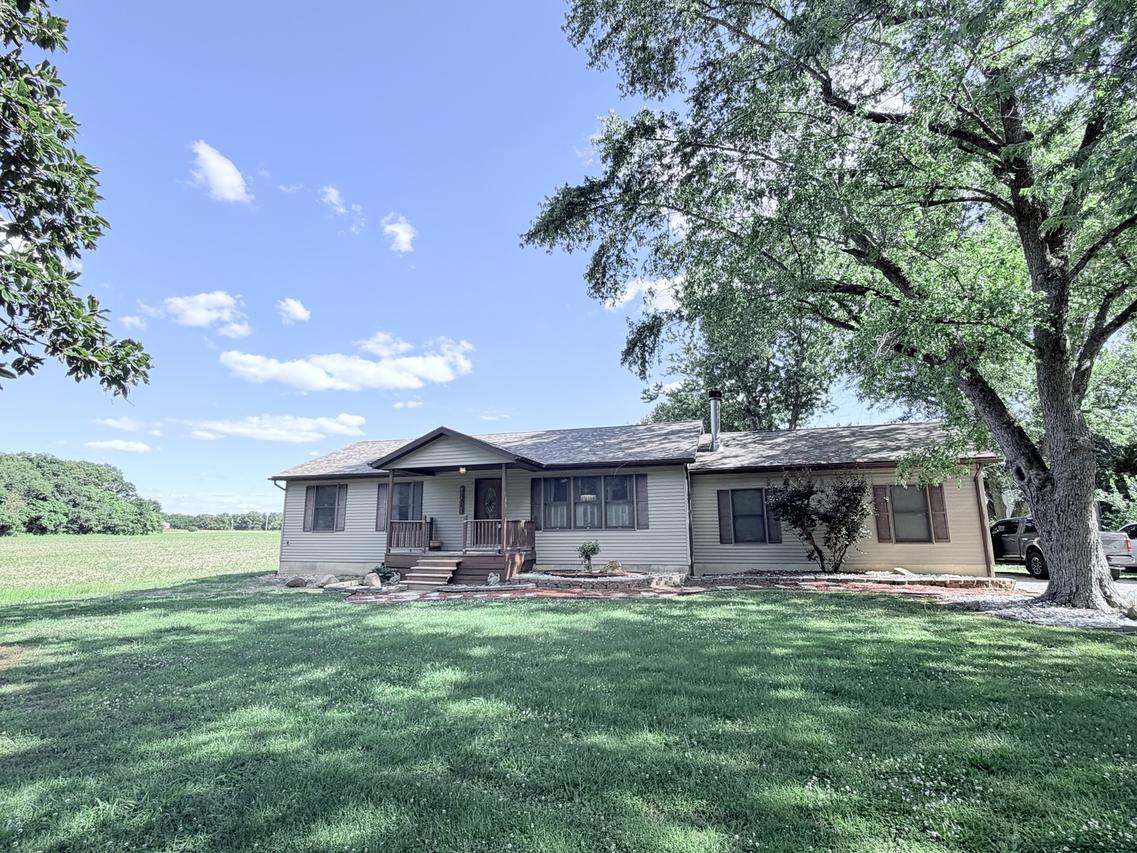 1095 E Base Line Rd., Centralia, IL 62801