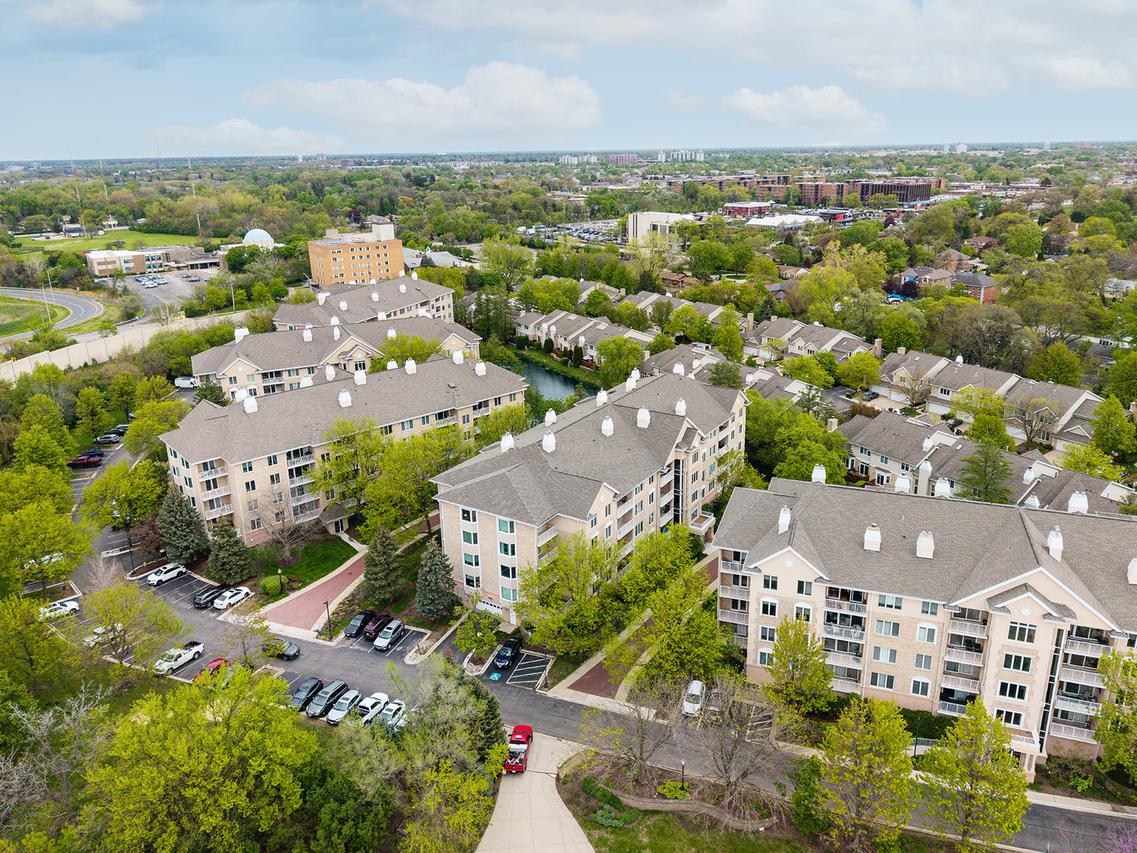 1715 Pavilion Way #307, Park Ridge, IL 60068