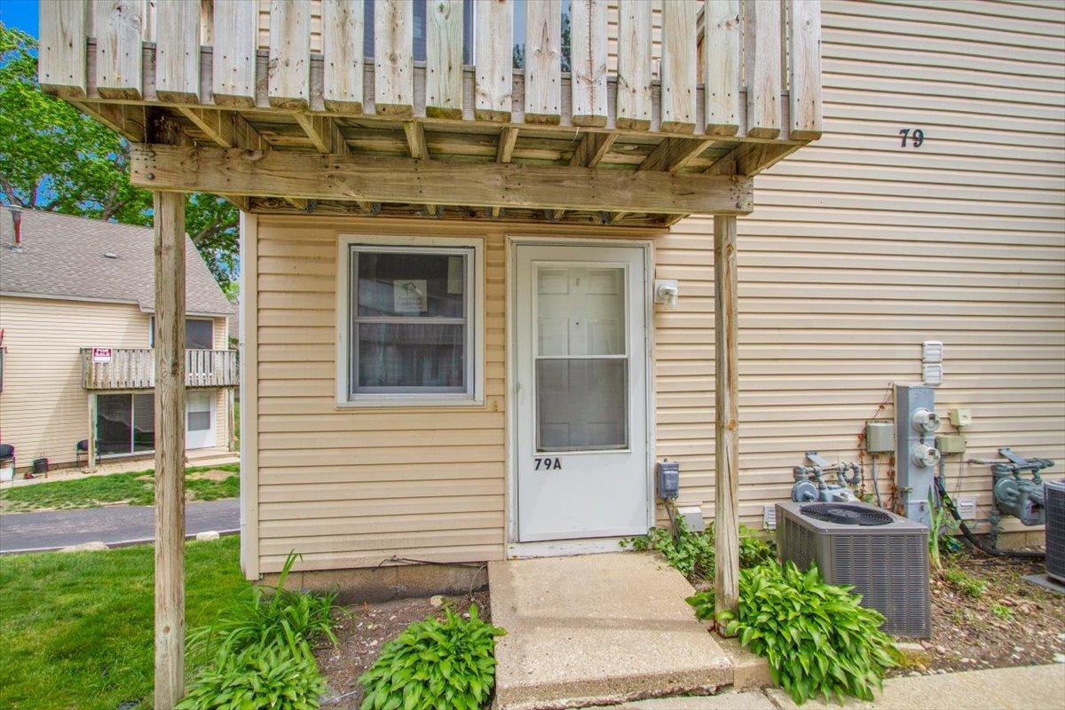 79 Maude Ave., Fox Lake, IL 60020