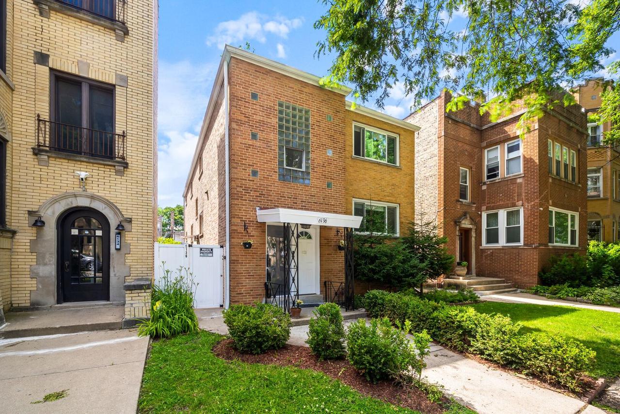 6136 N Talman Ave., Chicago, IL 60659