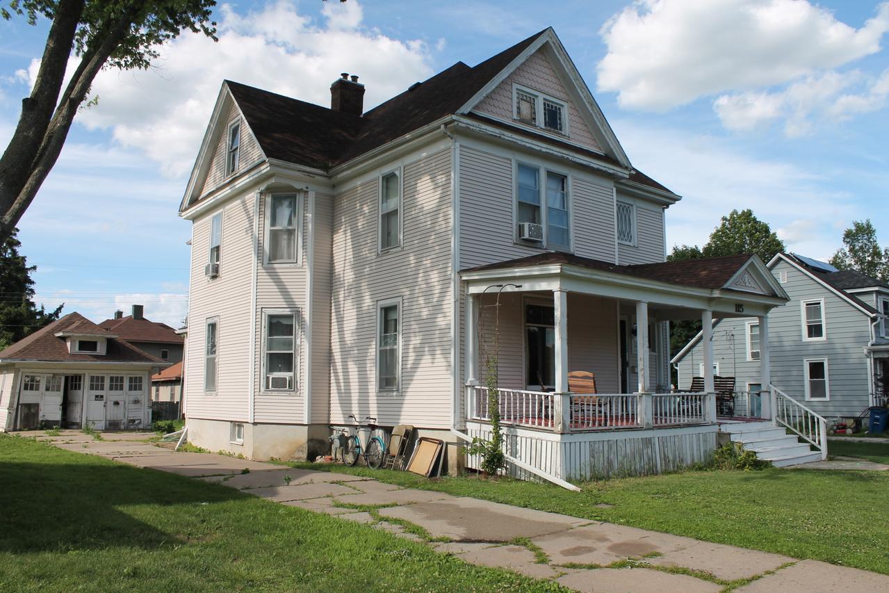115 E Court St., Cambridge, IL 61238