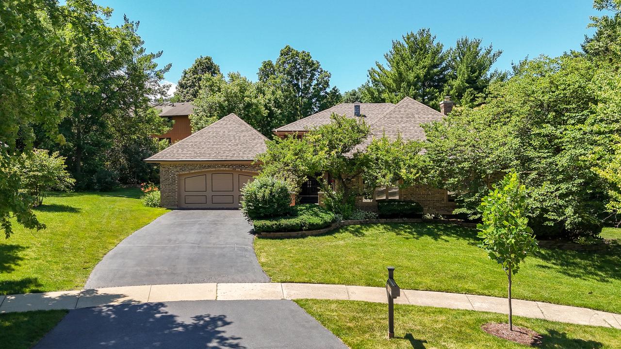 1549 Snowberry Ct., Downers Grove, IL 60515