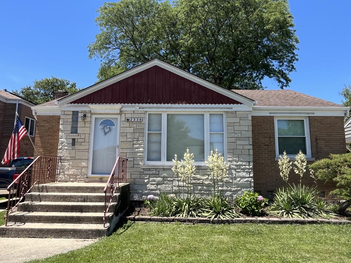 2336 S 5th Ave., North Riverside, IL 60546