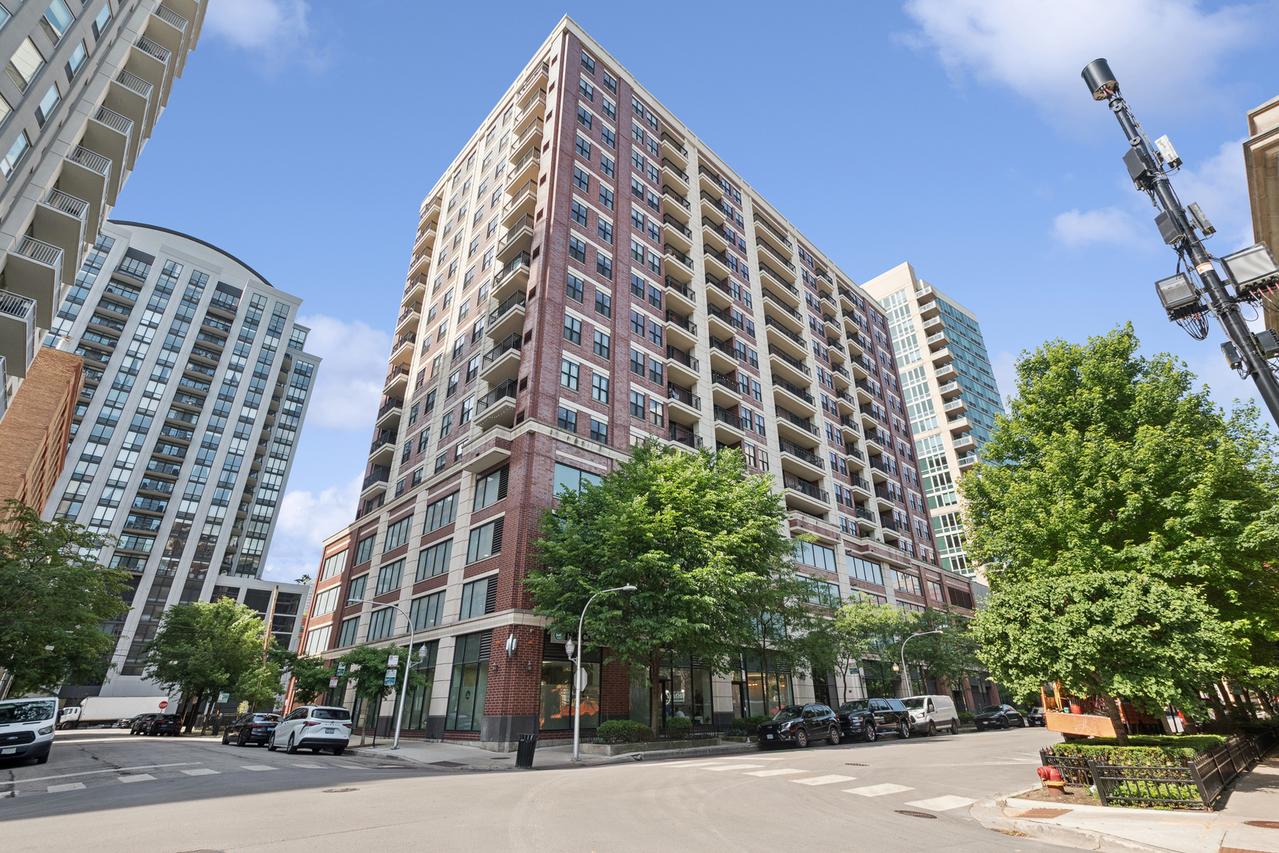 451 W Huron St. #1501, Chicago, IL 60654