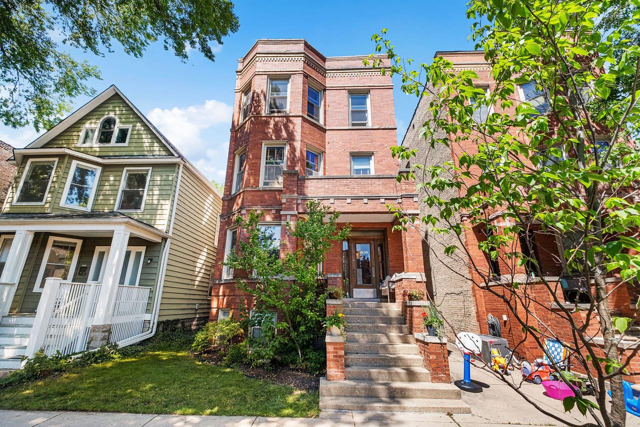 3830 N Leavitt St. #3, Chicago, IL 60618