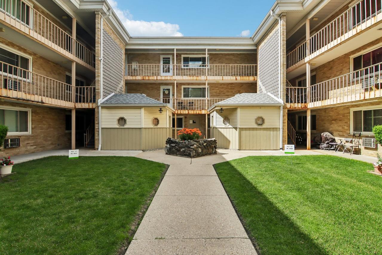 7206 W Wellington Ave. #3D, Chicago, IL 60707