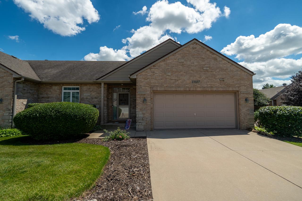 11417 Russell Dr. #1, Huntley, IL 60142