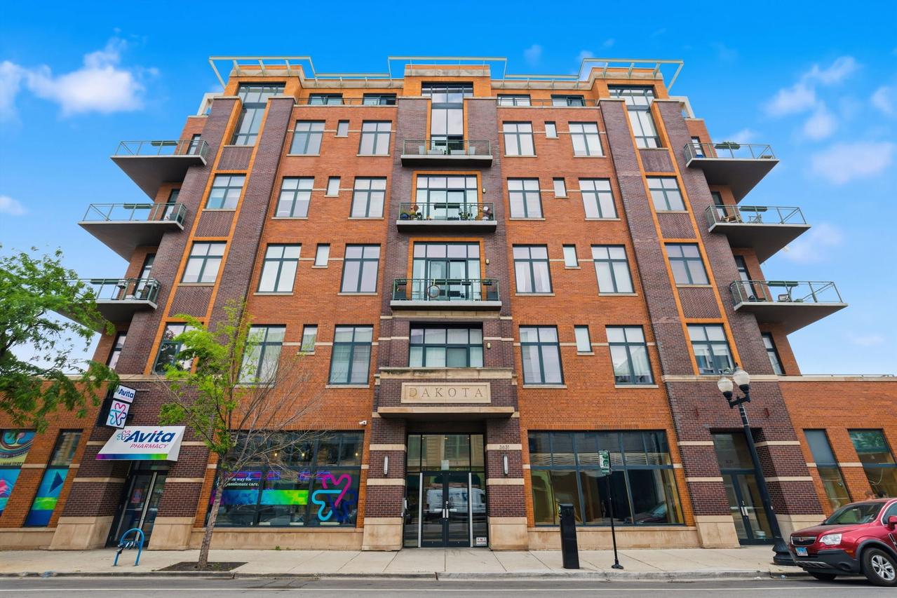 3631 N Halsted St. #312, Chicago, IL 60613
