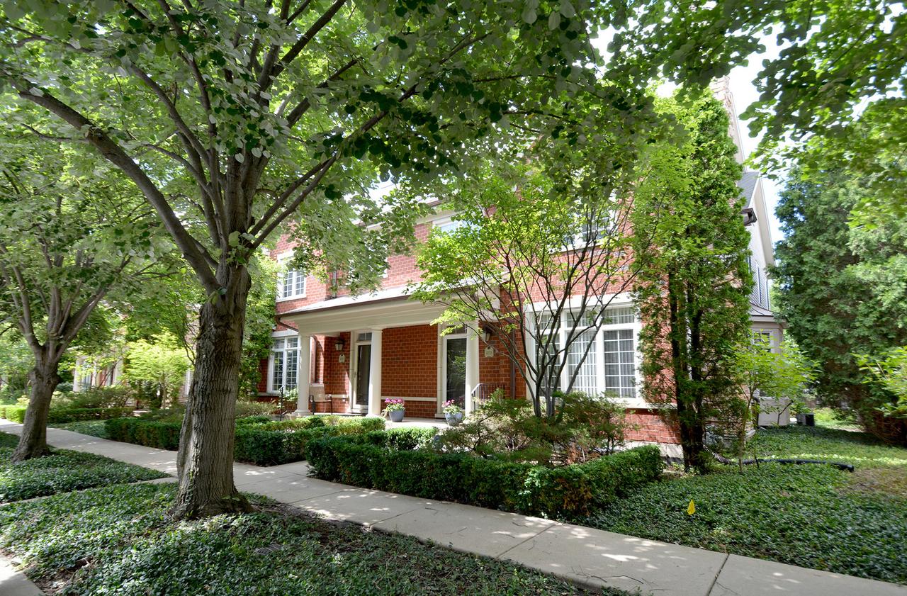 4270 Linden Tree Ln., Glenview, IL 60026