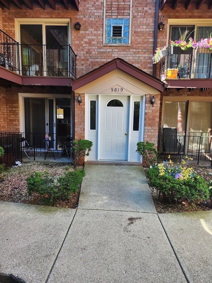 5819 W Higgins Ave. #1D, Chicago, IL 60630