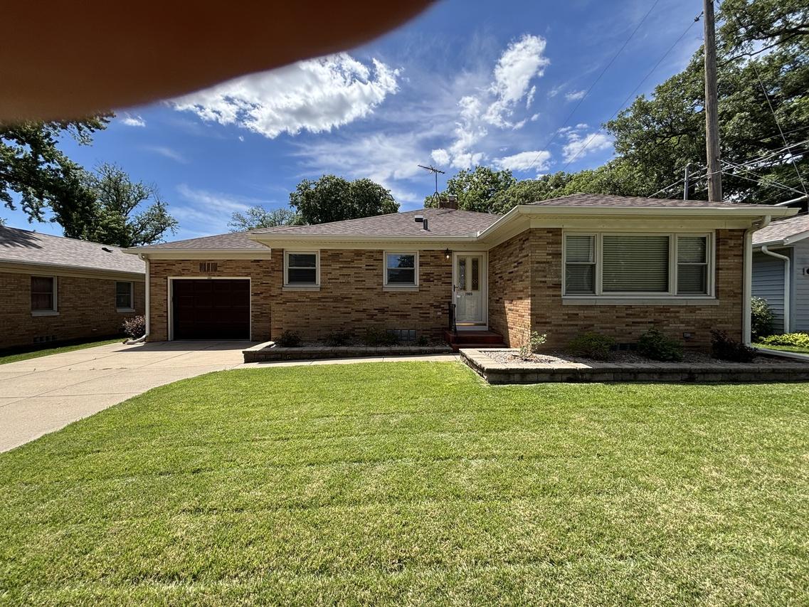 2005 8th St., East Moline, IL 61244