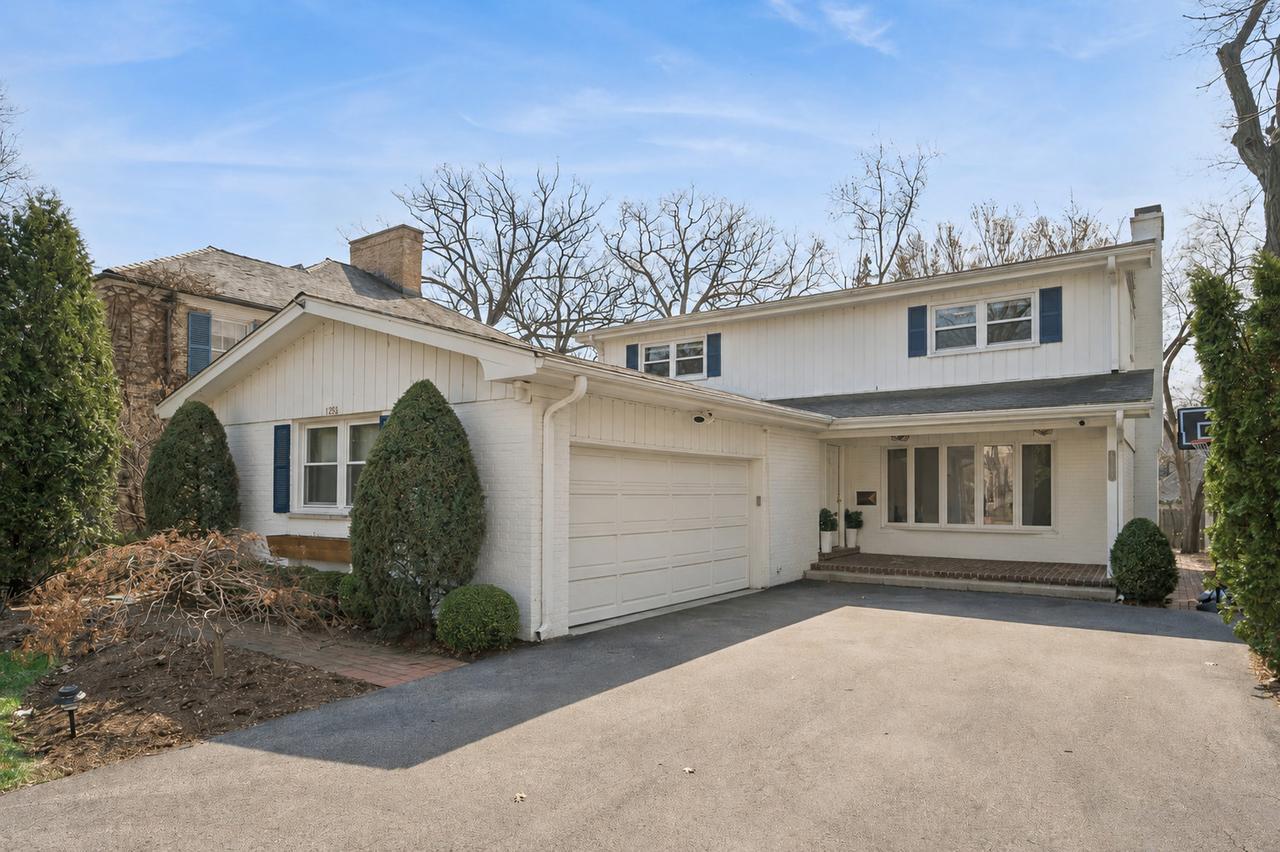 1256 Asbury Ave., Winnetka, IL 60093