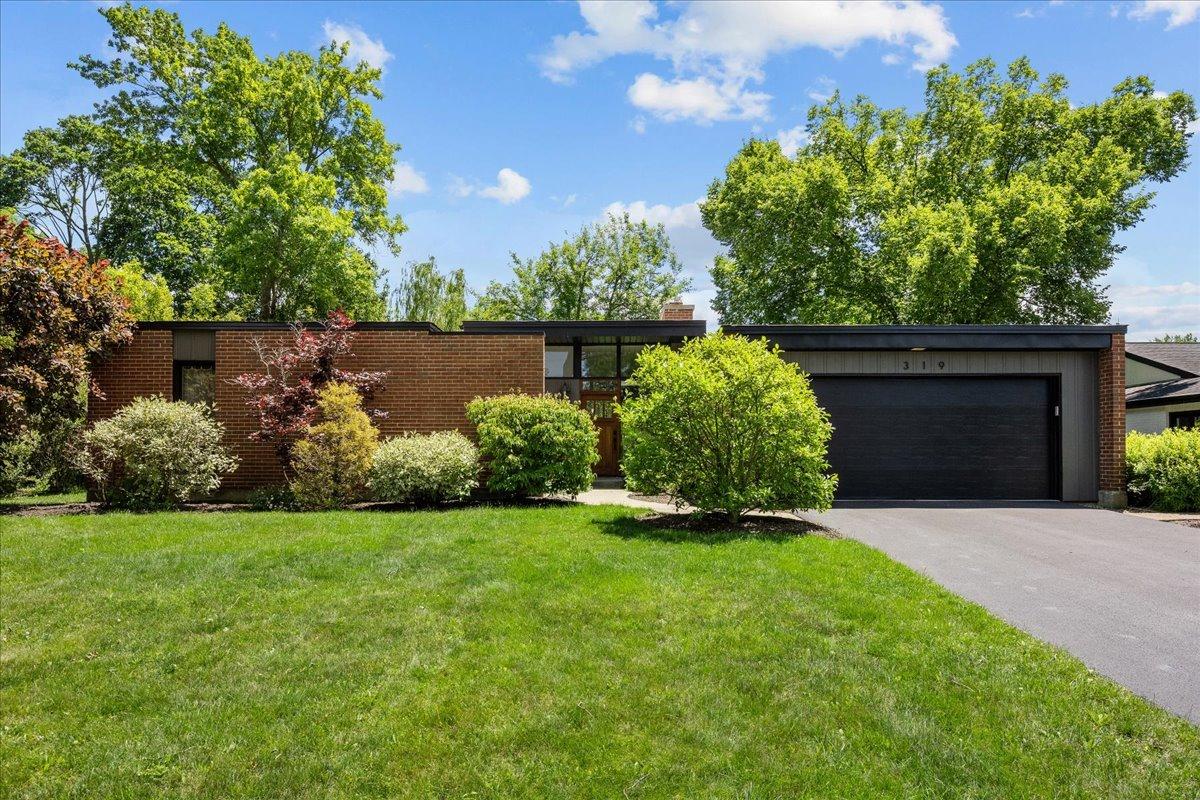 319 Hastings Ave., Highland Park, IL 60035
