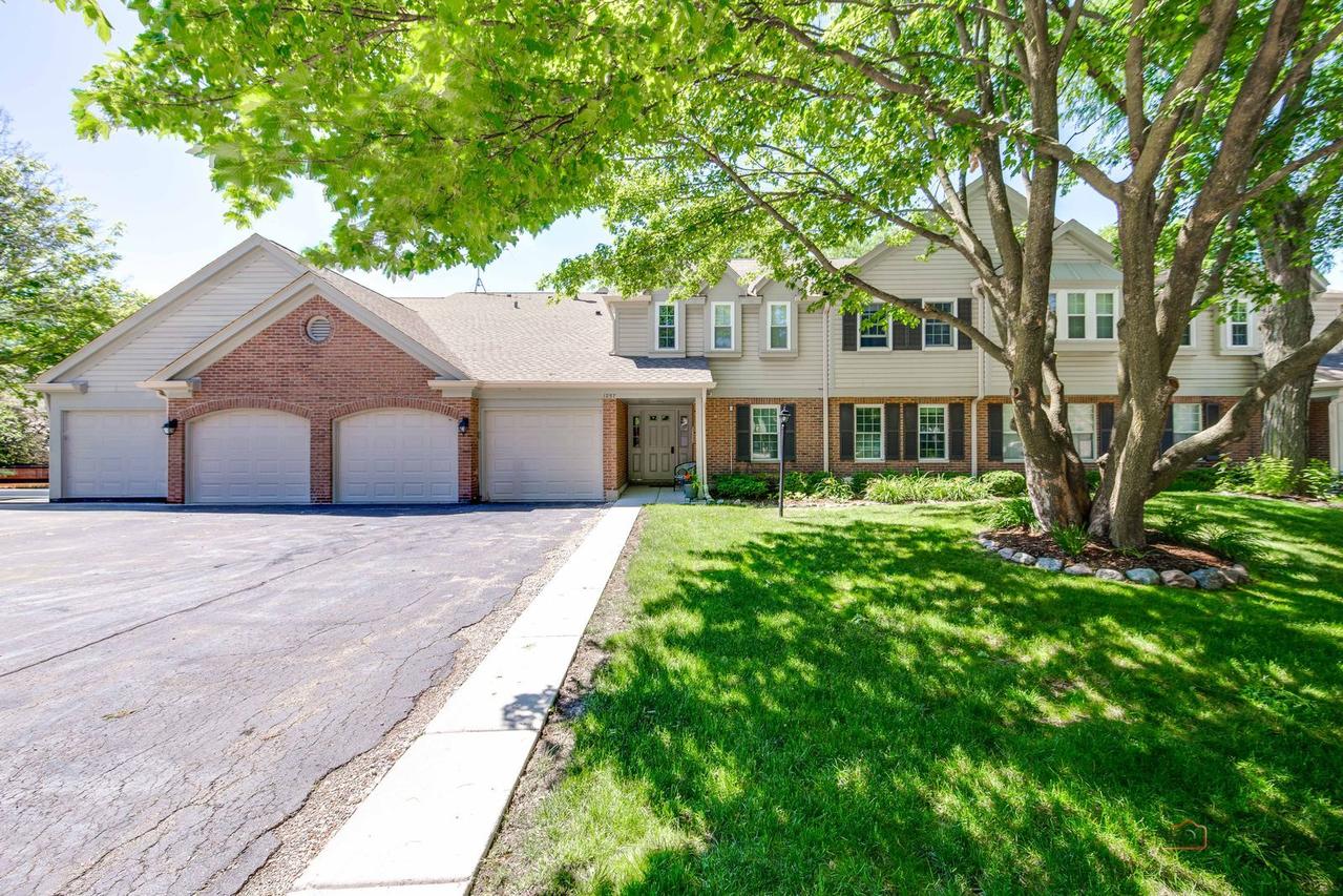 1257 Rosewood Ct. #C1, Schaumburg, IL 60193