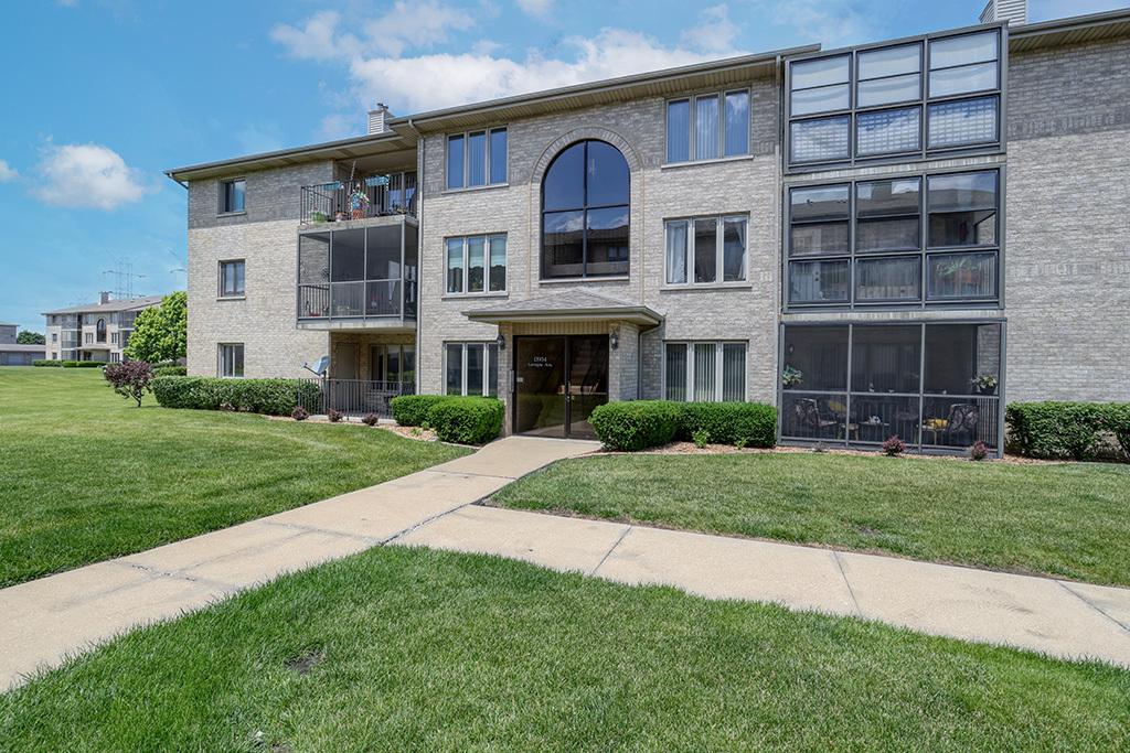 13934 Lavergne Ave. #801, Crestwood, IL 60418