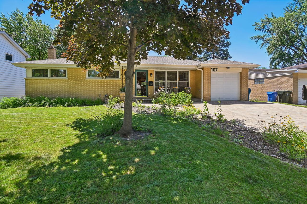 107 W Orchard Pl., Mount Prospect, IL 60056