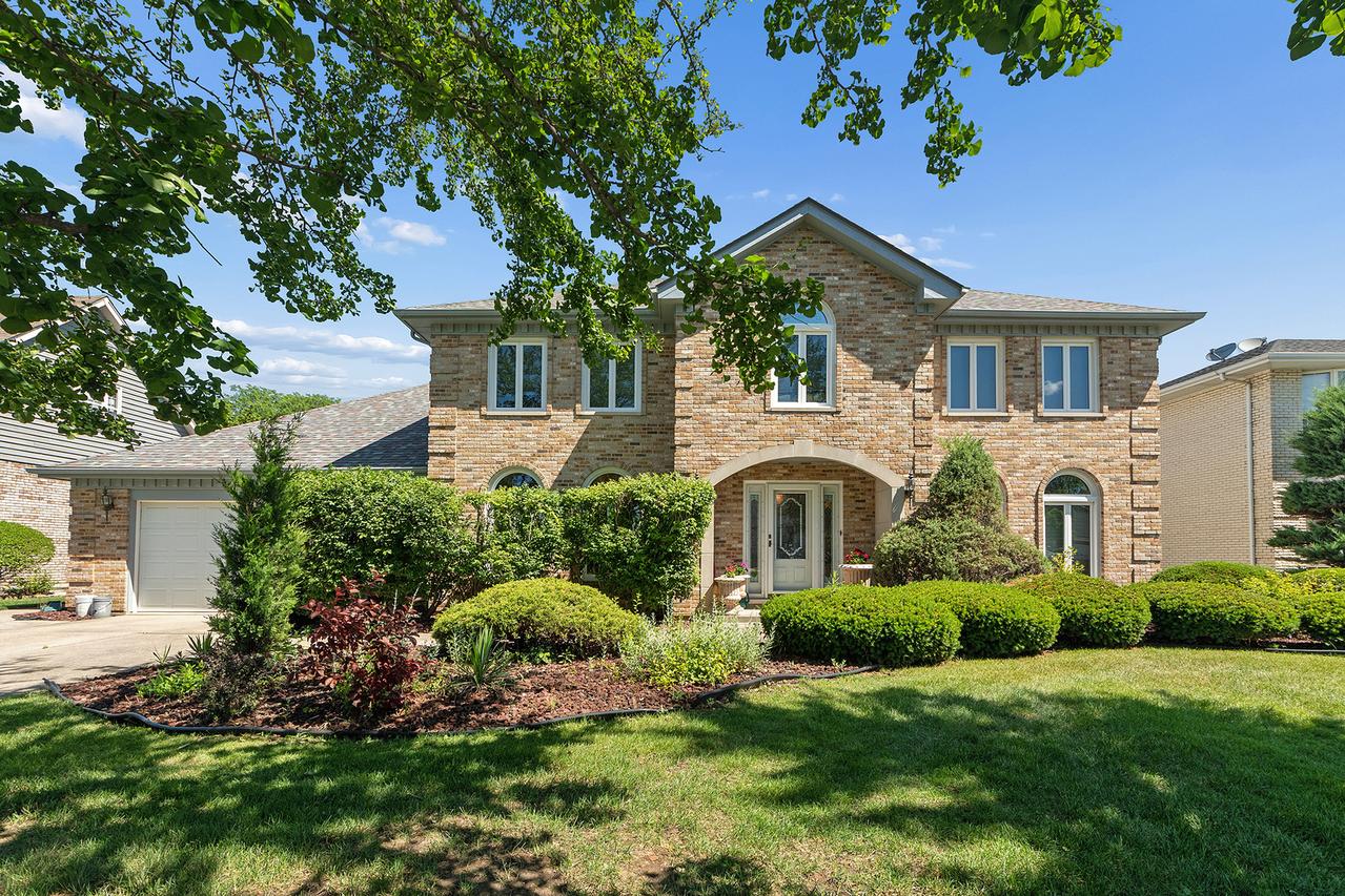 6536 Deer Ln., Palos Heights, IL 60463