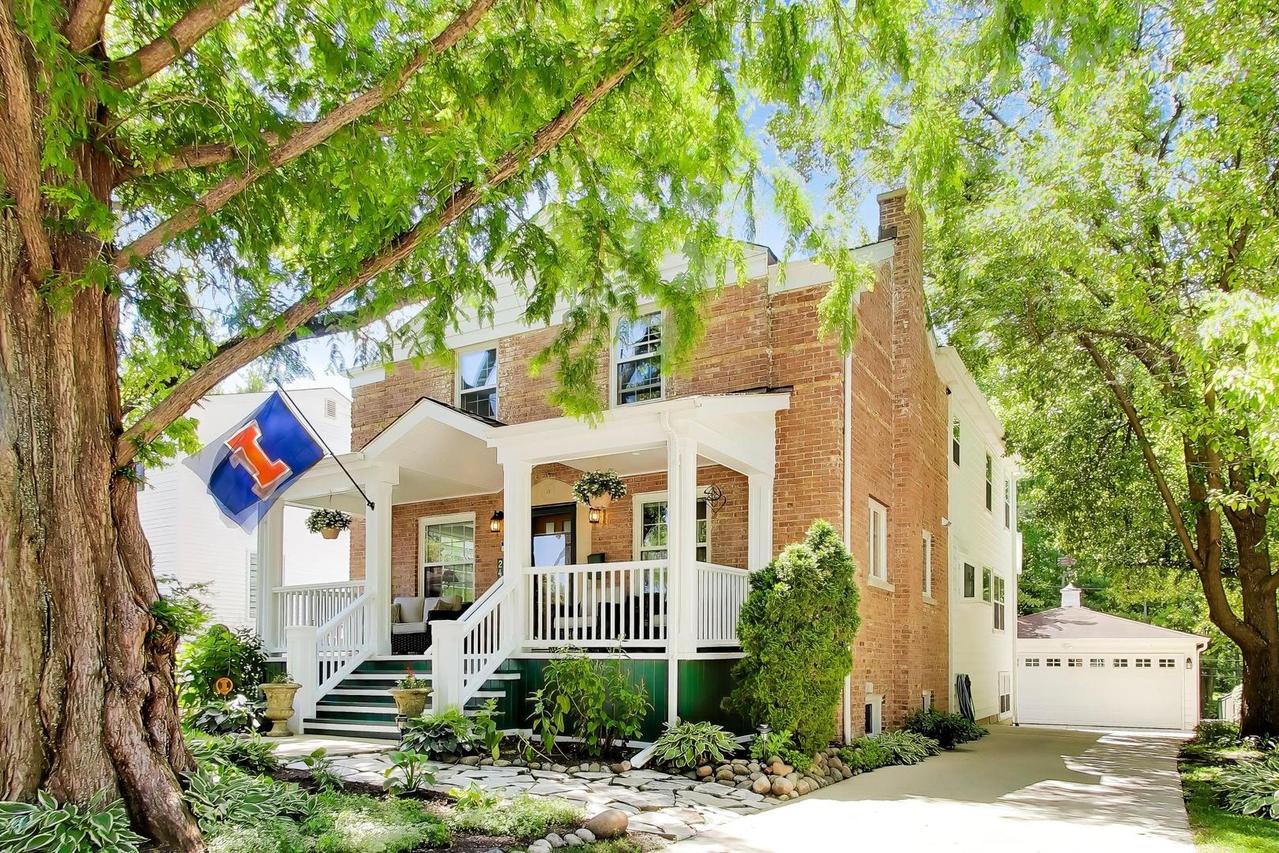 243 Sawyer Ave., Glen Ellyn, IL 60137
