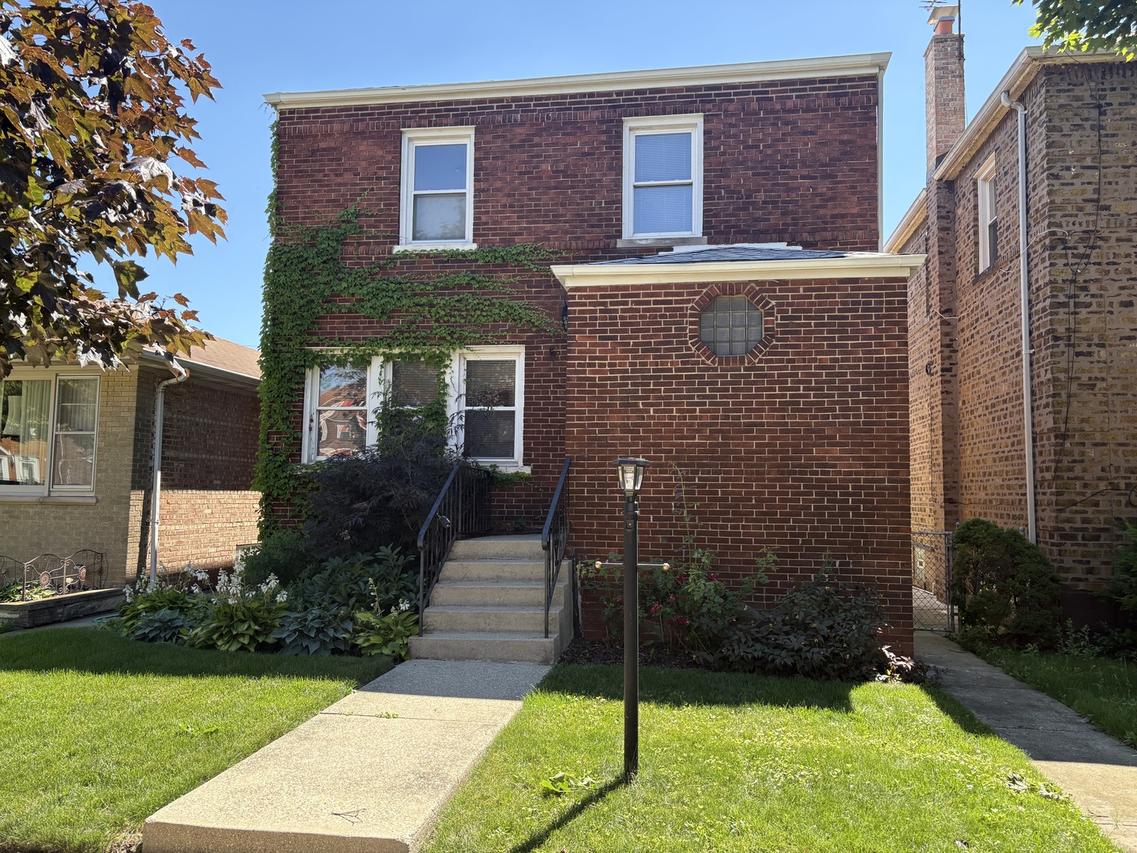 10443 S Calumet Ave., Chicago, IL 60628