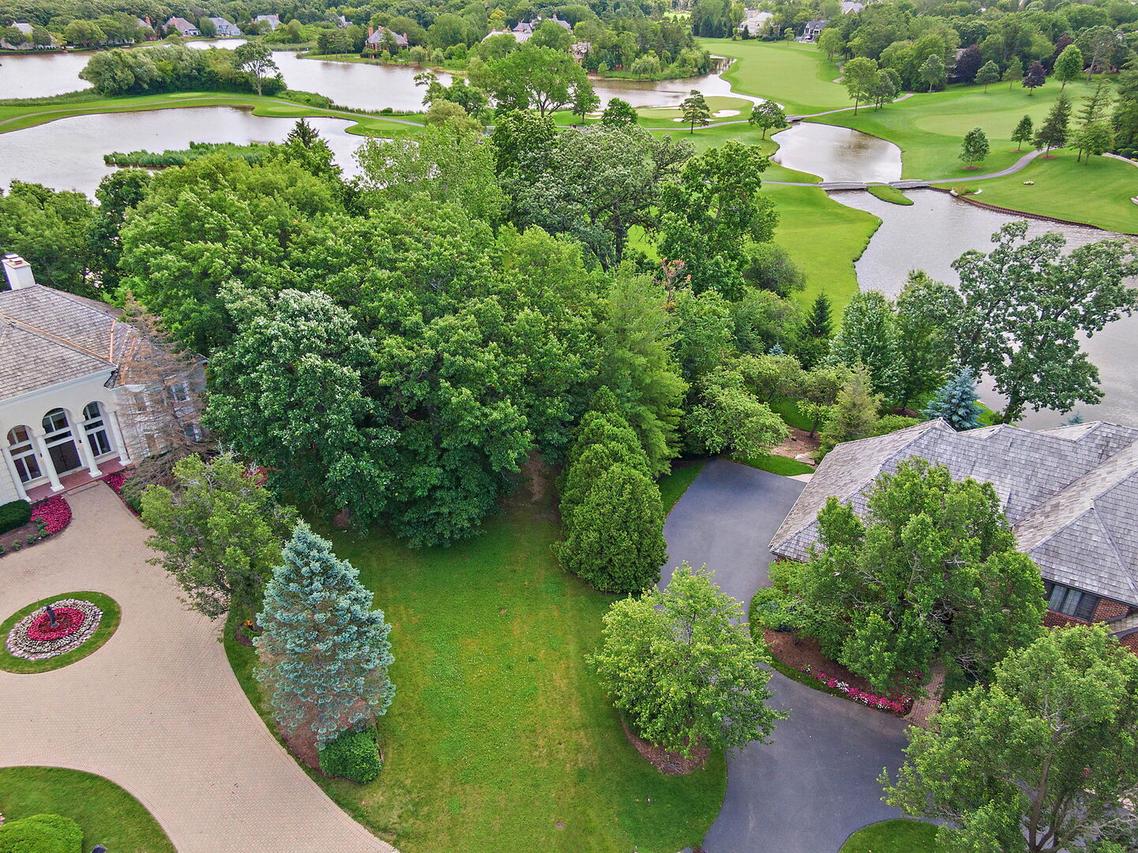 57 Hillburn Ln., North Barrington, IL 60010
