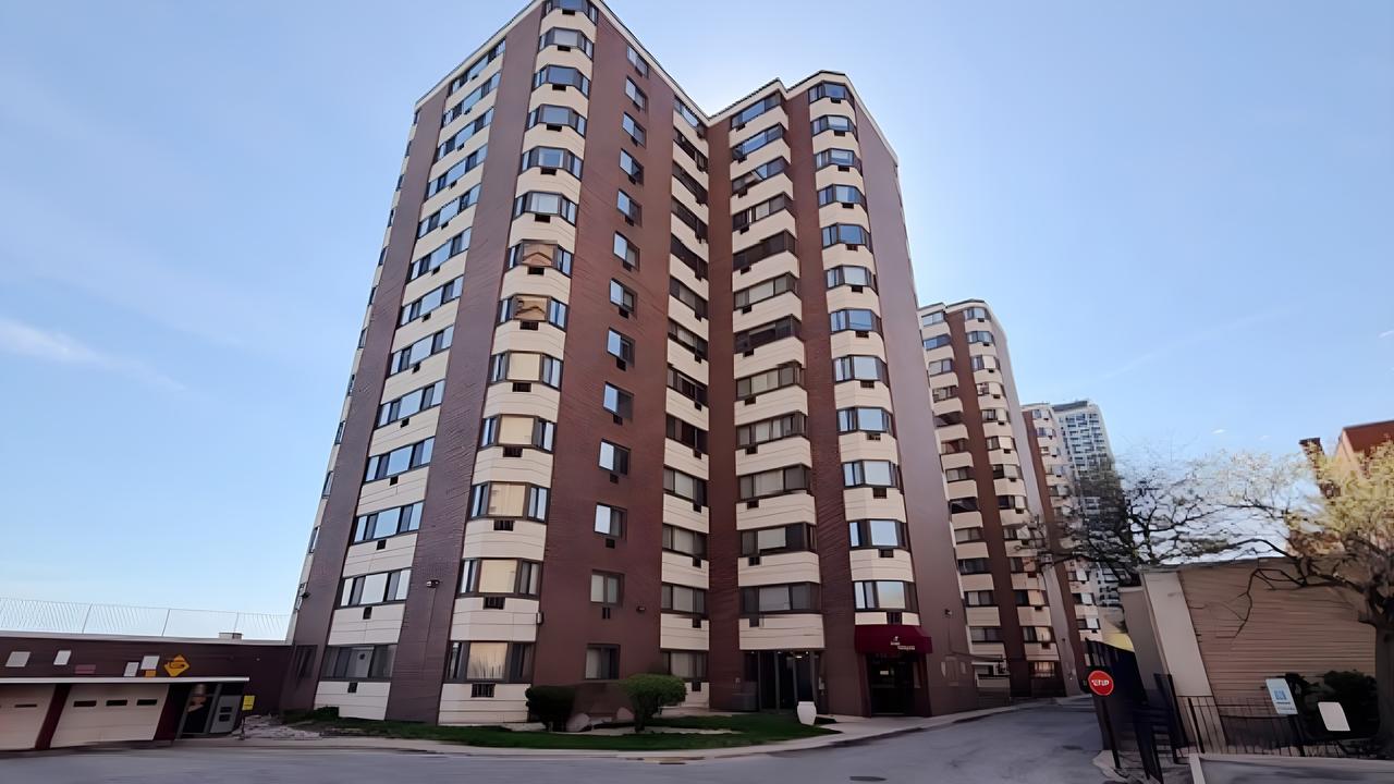 7337 S South Shore Dr. #612, Chicago, IL 60649