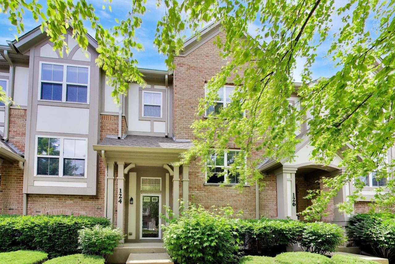 124 Rosehall Dr., Lake Zurich, IL 60047