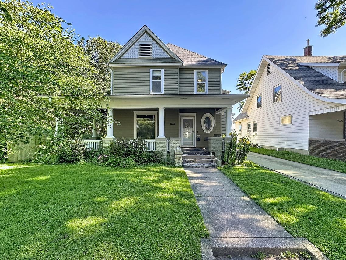 1519 11th Ave., Moline, IL 61265