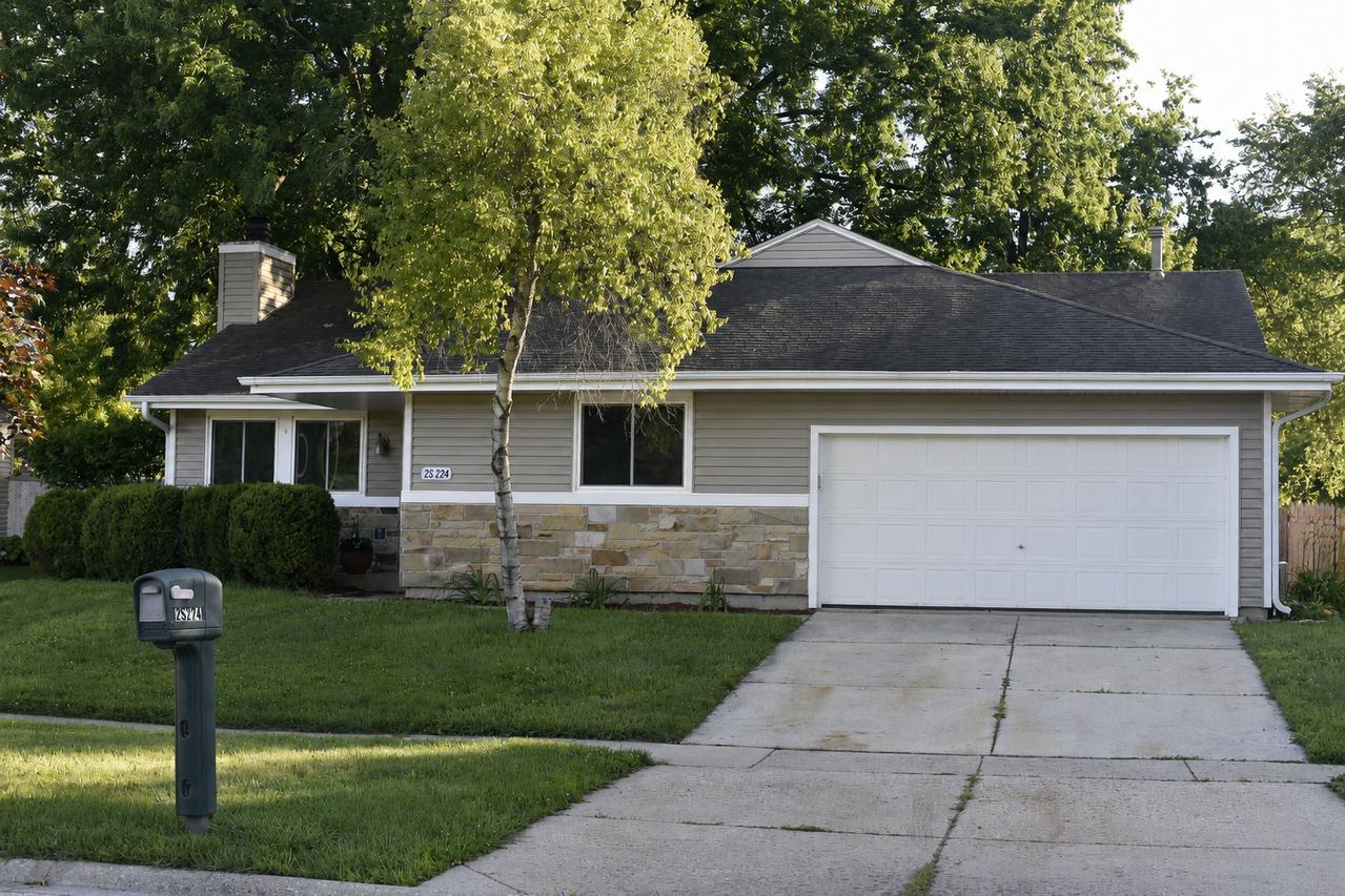 [Address Hidden by Seller], Warrenville, IL 60555
