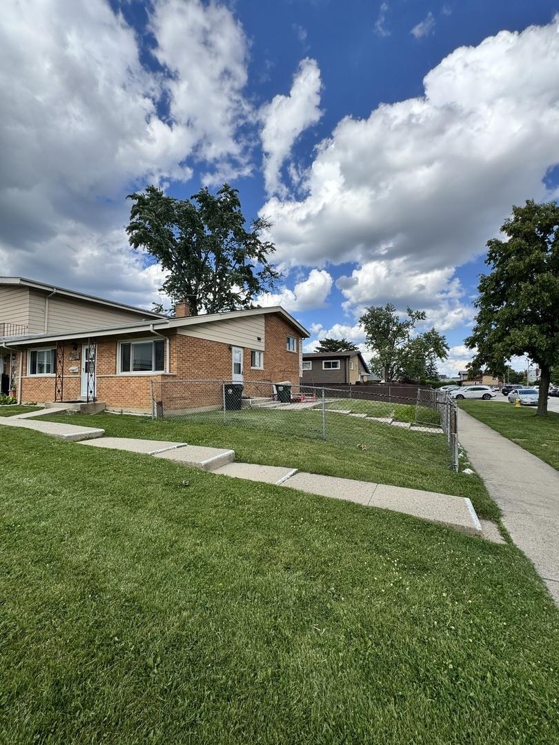 7030 W Carol Ave., Niles, IL 60714