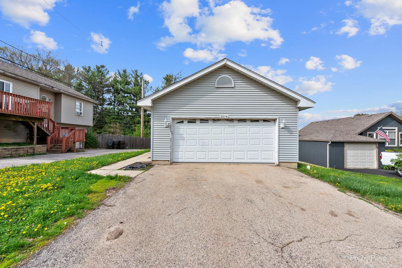 5214 Parkview Dr., Mccullom Lake, IL 60050