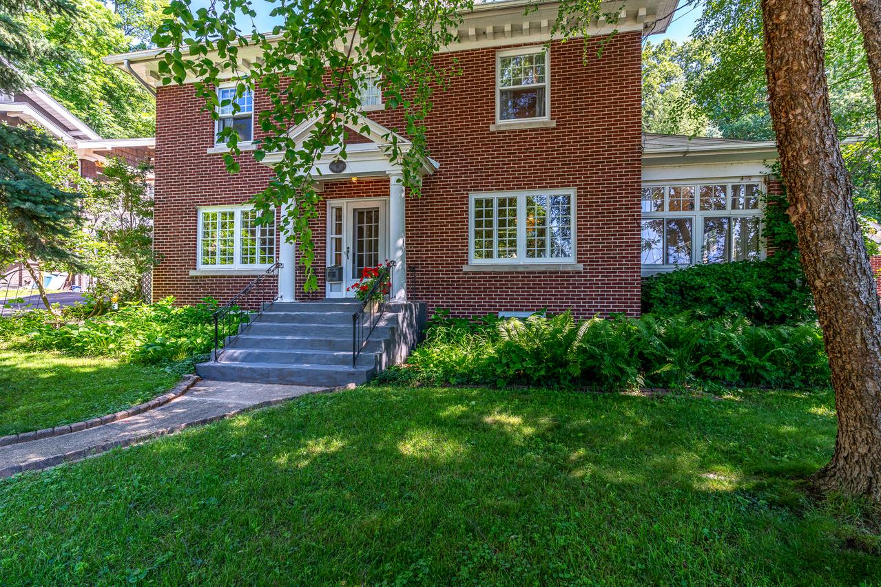18 Charles St., Savanna, IL 61074