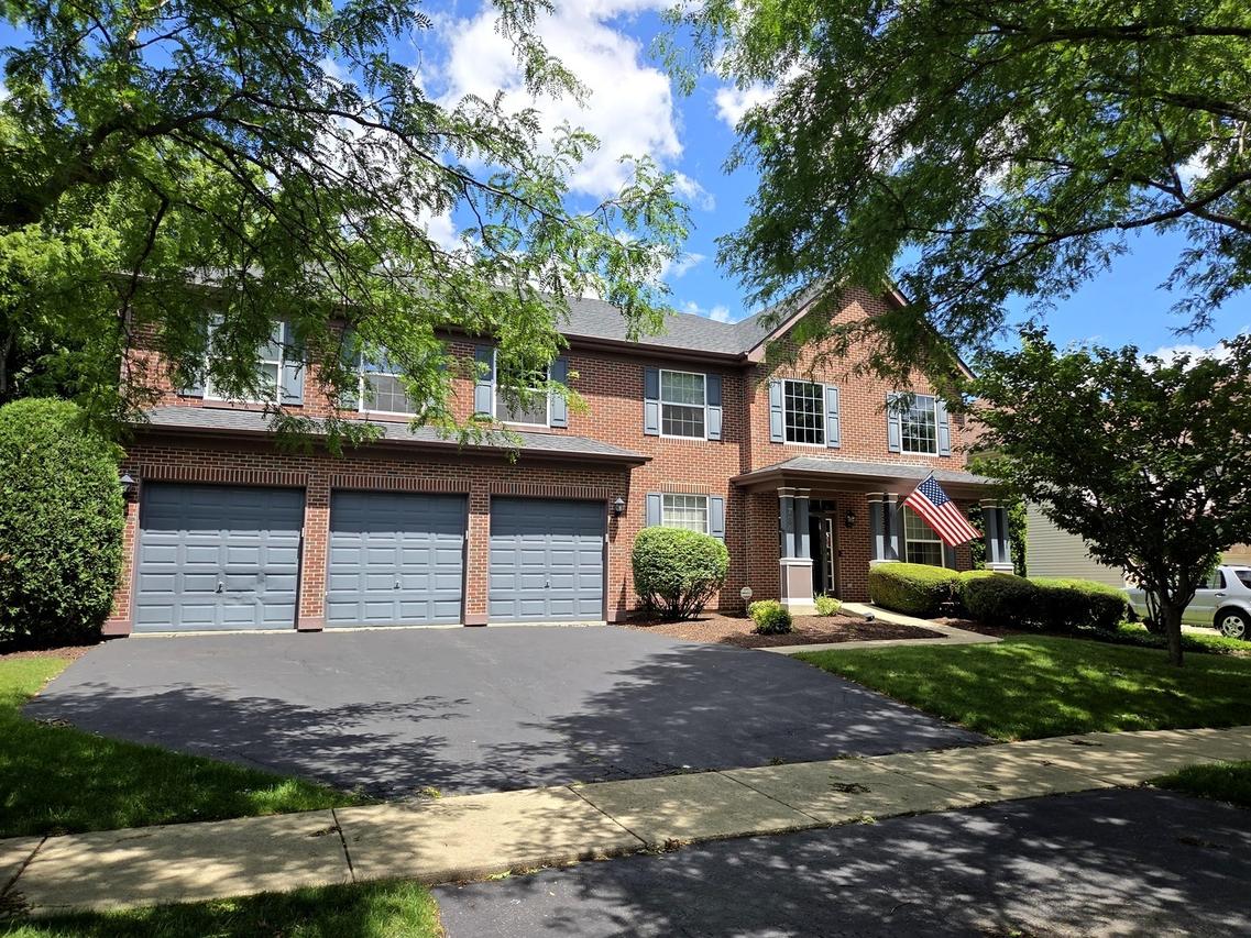 784 Lindsey Ln., Bolingbrook, IL 60440