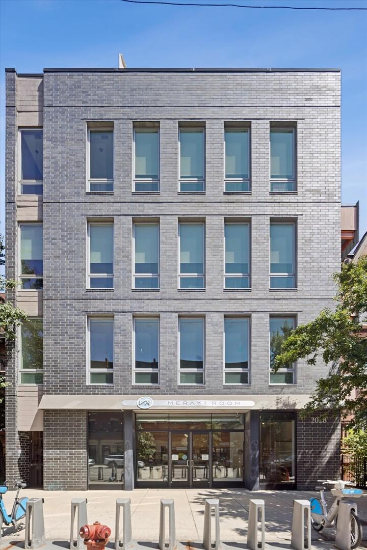 2028 W Division St. #201, Chicago, IL 60622