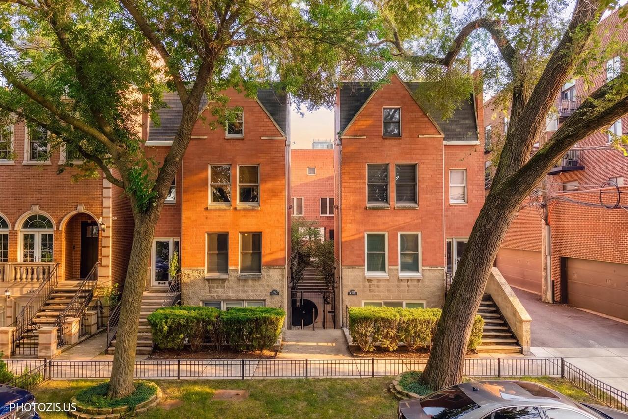 2415 N Janssen Ave. #B, Chicago, IL 60614