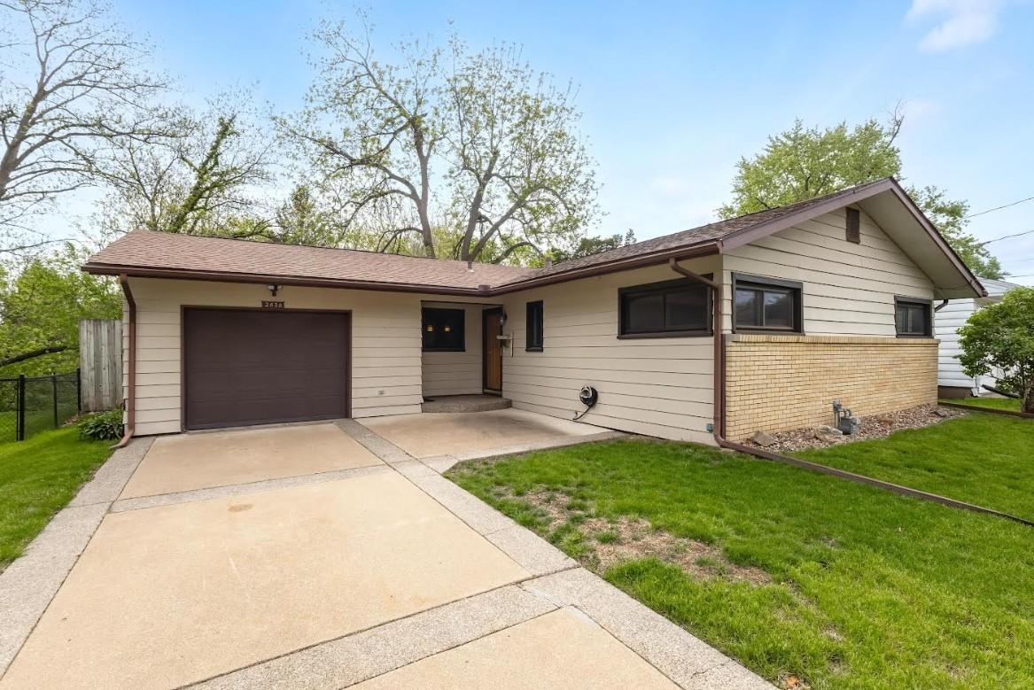 2636 6th St., East Moline, IL 61244